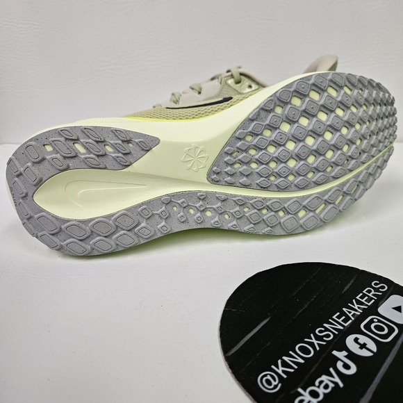 Nike Air Zoom Pegasus 41 Olive Aura Barely Volt FD2722-303 Men's Size 11 - Picture 6 of 8